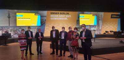 Die Weienseer mit der Berliner CDU-Spitze (vlnr): Dr. Manja Schreiner, Stefan Evers, Kai Wegner, Bezirksverordnete Stefan Blauert und Prof. Helmut Kleinschmidt, OV-Mitglied Jrgen Wollner, Bezirksverordnetenkandidatin Dr. Eva Scharfenberg, Fraktionschef MdA Burkard Dregger